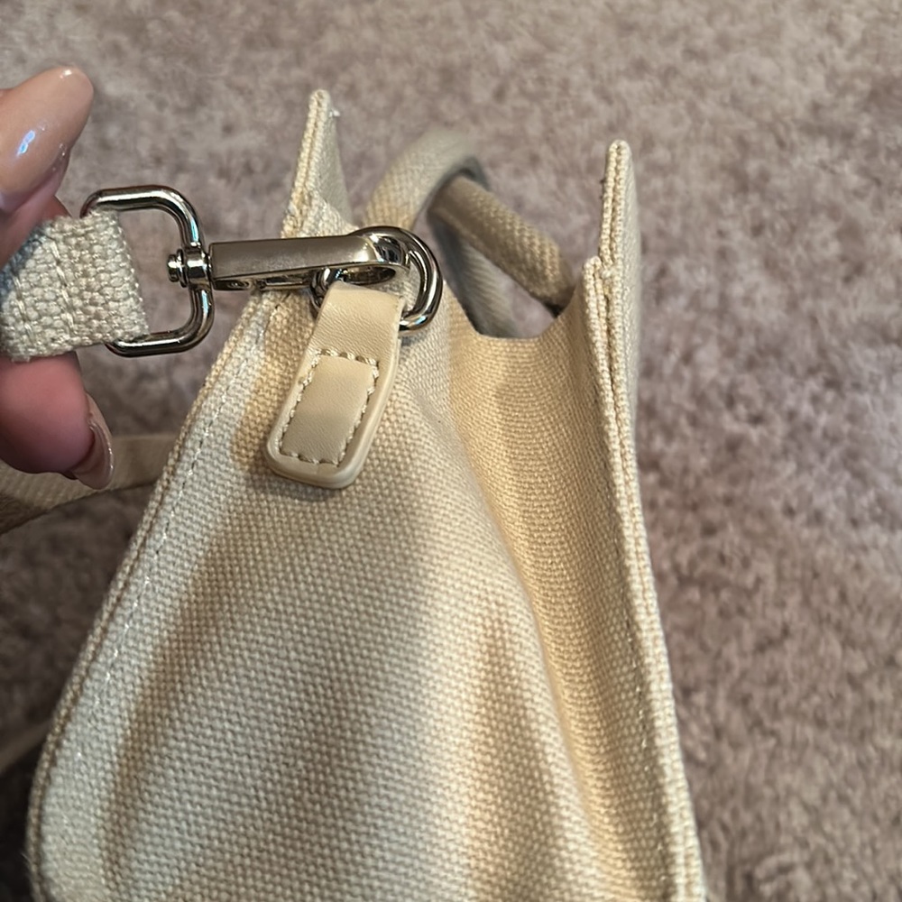 ESR Crossbody - Picture 5 of 6